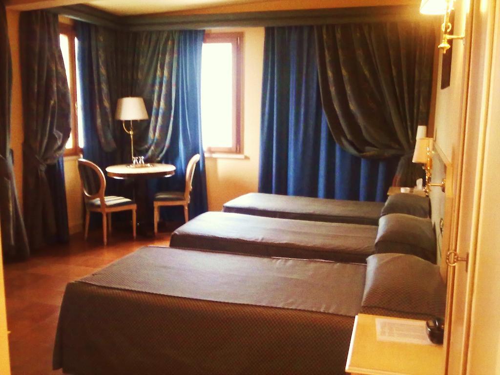 Hotel Quadrifoglio Roma Eur Szoba fotó